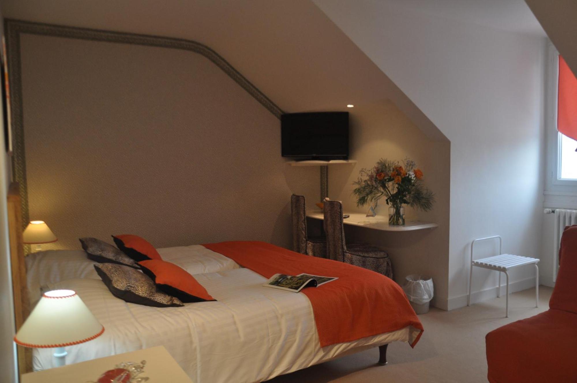 Logis Auberge Du Centre Chitenay Zewnętrze zdjęcie