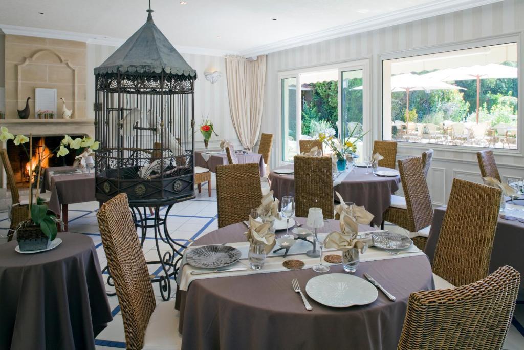 Logis Auberge Du Centre Chitenay Zewnętrze zdjęcie